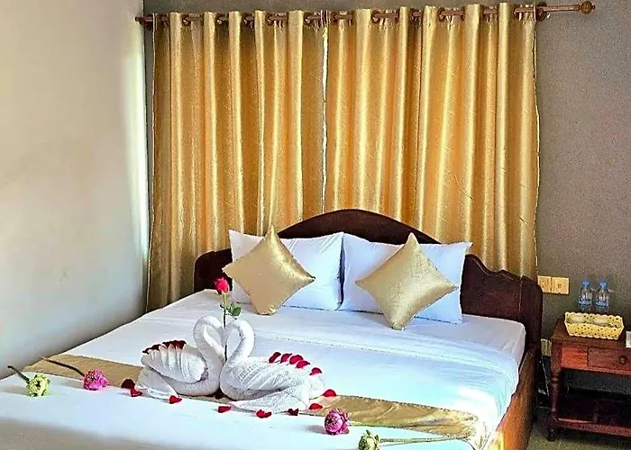 Hotel Ko Naung Arr Bwar 4*